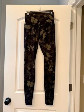 Lululemon Butterfly Print Workout Leggings, 6, Black and Olive